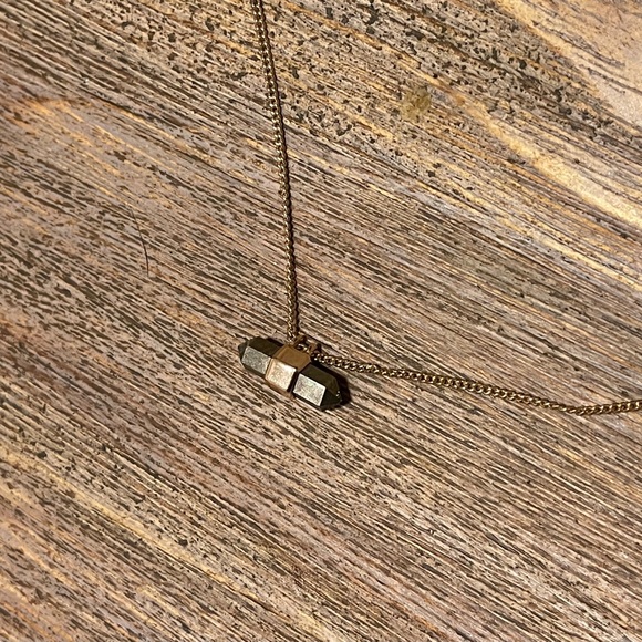 Kendra Scott Necklace - Picture 3 of 3